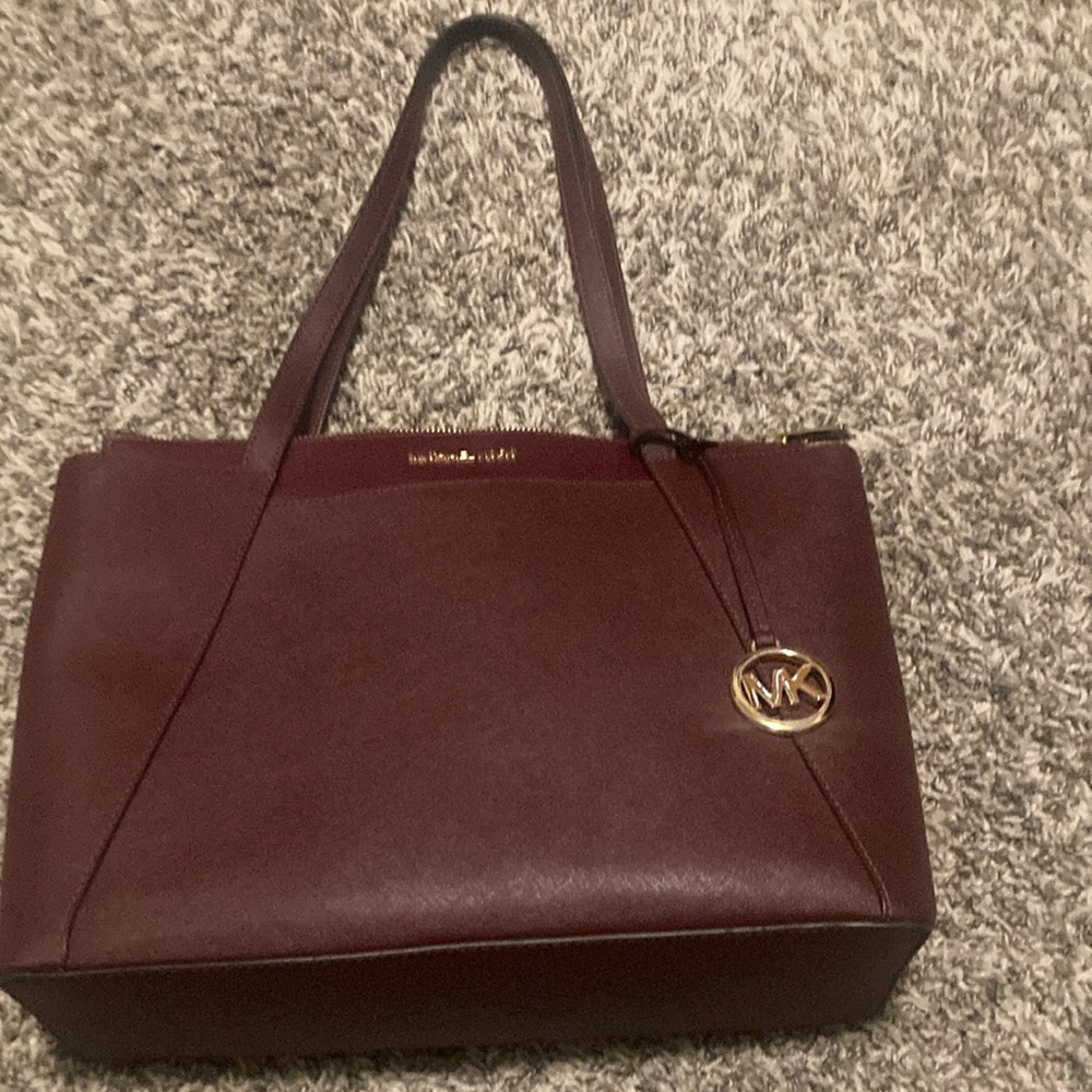 Michael Kors Maddie tote